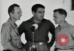 Image Leopold Damrosch et Ned Davenport internés libérés Muntinlupa Philippines, 1945, de la seconde 29 séquences d'archives historiques vidéo 65675038482