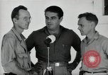 Image Leopold Damrosch et Ned Davenport internés libérés Muntinlupa Philippines, 1945, de la seconde 32 séquences d'archives historiques vidéo 65675038482