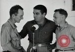 Image Leopold Damrosch et Ned Davenport internés libérés Muntinlupa Philippines, 1945, de la seconde 39 séquences d'archives historiques vidéo 65675038482