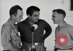 Image Leopold Damrosch et Ned Davenport internés libérés Muntinlupa Philippines, 1945, de la seconde 47 séquences d'archives historiques vidéo 65675038482