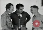 Image Leopold Damrosch et Ned Davenport internés libérés Muntinlupa Philippines, 1945, de la seconde 48 séquences d'archives historiques vidéo 65675038482