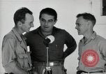 Image Leopold Damrosch et Ned Davenport internés libérés Muntinlupa Philippines, 1945, de la seconde 51 séquences d'archives historiques vidéo 65675038482