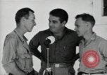 Image Leopold Damrosch et Ned Davenport internés libérés Muntinlupa Philippines, 1945, de la seconde 59 séquences d'archives historiques vidéo 65675038482