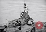 Standbild amerikanischen Kreuzer USS Saint Paul westlichen pazifischen Ozean, 1957, aus Sekunde 11 historischem Filmmaterial Videoclip 65675038495