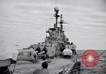 Standbild amerikanischen Kreuzer USS Saint Paul westlichen pazifischen Ozean, 1957, aus Sekunde 12 historischem Filmmaterial Videoclip 65675038495