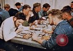 Standbild Matrosen Essen auf USS Boxer Korea, 1953, aus Sekunde 36 historischem Filmmaterial Videoclip 65675038543