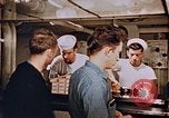 Standbild Matrosen Essen an Bord der USS Boxer Korea, 1953, aus Sekunde 15 historischem Filmmaterial Videoclip 65675038544