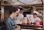 Standbild Matrosen Essen an Bord der USS Boxer Korea, 1953, aus Sekunde 24 historischem Filmmaterial Videoclip 65675038544