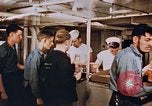 Standbild Matrosen Essen an Bord der USS Boxer Korea, 1953, aus Sekunde 43 historischem Filmmaterial Videoclip 65675038544