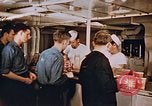 Standbild Matrosen Essen an Bord der USS Boxer Korea, 1953, aus Sekunde 56 historischem Filmmaterial Videoclip 65675038544