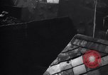 Image drapeaux nazis affichée partout Allemagne, 1934, de la seconde 10 séquences d'archives historiques vidéo 65675038562