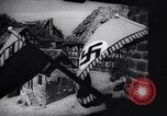 Image drapeaux nazis affichée partout Allemagne, 1934, de la seconde 37 séquences d'archives historiques vidéo 65675038562