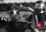 Image Adolf Hitler parle de Jeunesses hitlériennes à Nuremberg Nuremberg ALLEMAGNE, 1934, de la seconde 13 séquences d'archives historiques vidéo 65675038568