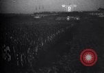 Immagine di Zeppelinfeld cerimonia del fiaccolata nazista Nürnberg Germania, 1934, secondo 46 filmato di repertorio 65675038570