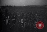 Immagine di Zeppelinfeld cerimonia del fiaccolata nazista Nürnberg Germania, 1934, secondo 56 filmato di repertorio 65675038570