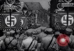 Immagine di Adolf Hitler rivedendo sfilata dalla sua auto Germania, 1934, secondo 16 filmato di repertorio 65675038573