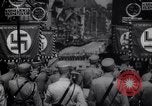 Immagine di Adolf Hitler rivedendo sfilata dalla sua auto Germania, 1934, secondo 18 filmato di repertorio 65675038573