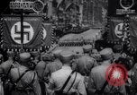Immagine di Adolf Hitler rivedendo sfilata dalla sua auto Germania, 1934, secondo 19 filmato di repertorio 65675038573