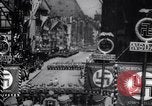 Immagine di Adolf Hitler rivedendo sfilata dalla sua auto Germania, 1934, secondo 26 filmato di repertorio 65675038573