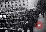 Immagine di Adolf Hitler rivedendo sfilata dalla sua auto Germania, 1934, secondo 34 filmato di repertorio 65675038573