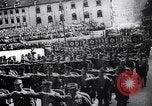 Immagine di Adolf Hitler rivedendo sfilata dalla sua auto Germania, 1934, secondo 35 filmato di repertorio 65675038573
