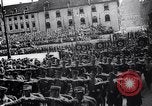 Immagine di Adolf Hitler rivedendo sfilata dalla sua auto Germania, 1934, secondo 37 filmato di repertorio 65675038573