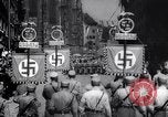 Immagine di Adolf Hitler rivedendo sfilata dalla sua auto Germania, 1934, secondo 41 filmato di repertorio 65675038573