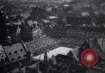 Immagine di Adolf Hitler rivedendo sfilata dalla sua auto Germania, 1934, secondo 56 filmato di repertorio 65675038573