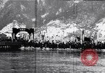 Standbild Japanses POW Rückführung Maizuru Japan, 1957, aus Sekunde 11 historischem Filmmaterial Videoclip 65675038589