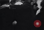 Standbild Japanses POW Rückführung Maizuru Japan, 1957, aus Sekunde 53 historischem Filmmaterial Videoclip 65675038589