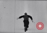 Standbild Pentti Uotinen München Deutschland, 1957, aus Sekunde 47 historischem Filmmaterial Videoclip 65675038591