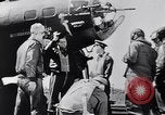 Immagine di Stati Uniti B-17 bombardiere Inghilterra, 1943, secondo 35 filmato di repertorio 65675038595