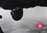 Standbild USA B-17-Bomber Bassingbourn England, 1943, aus Sekunde 6 historischem Filmmaterial Videoclip 65675038597