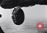 Standbild USA B-17-Bomber Bassingbourn England, 1943, aus Sekunde 8 historischem Filmmaterial Videoclip 65675038597