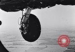 Standbild USA B-17-Bomber Bassingbourn England, 1943, aus Sekunde 9 historischem Filmmaterial Videoclip 65675038597