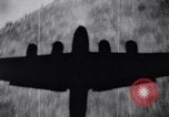 Standbild USA B-17-Bomber Bassingbourn England, 1943, aus Sekunde 13 historischem Filmmaterial Videoclip 65675038597
