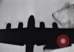 Standbild USA B-17-Bomber Bassingbourn England, 1943, aus Sekunde 14 historischem Filmmaterial Videoclip 65675038597
