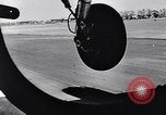 Standbild USA B-17-Bomber Bassingbourn England, 1943, aus Sekunde 30 historischem Filmmaterial Videoclip 65675038597