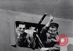 Standbild USA B-17-Bomber Bassingbourn England, 1943, aus Sekunde 53 historischem Filmmaterial Videoclip 65675038597
