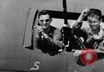 Standbild USA B-17-Bomber Bassingbourn England, 1943, aus Sekunde 56 historischem Filmmaterial Videoclip 65675038597