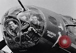 Standbild USA B-17-Bomber Bassingbourn England, 1943, aus Sekunde 62 historischem Filmmaterial Videoclip 65675038597