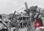 Standbild USA B-24 Bomber England, 1943, aus Sekunde 3 historischem Filmmaterial Videoclip 65675038598