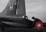Standbild USA B-24 Bomber England, 1943, aus Sekunde 41 historischem Filmmaterial Videoclip 65675038598