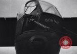 Standbild USA B-24 Bomber England, 1943, aus Sekunde 50 historischem Filmmaterial Videoclip 65675038598