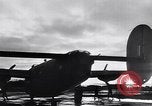 Standbild USA B-24 Bomber England, 1943, aus Sekunde 61 historischem Filmmaterial Videoclip 65675038598