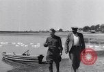 Standbild Schwarm Enten Usbekistan Sowjetunion, 1949, aus Sekunde 12 historischem Filmmaterial Videoclip 65675038603