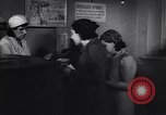 Standbild Frauen ehrenamtlich als Blutspender in der Sowjetunion Sowjetunion, 1941, aus Sekunde 13 historischem Filmmaterial Videoclip 65675038618