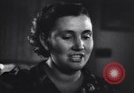 Standbild Frauen ehrenamtlich als Blutspender in der Sowjetunion Sowjetunion, 1941, aus Sekunde 17 historischem Filmmaterial Videoclip 65675038618