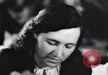 Standbild Frauen ehrenamtlich als Blutspender in der Sowjetunion Sowjetunion, 1941, aus Sekunde 20 historischem Filmmaterial Videoclip 65675038618
