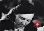 Standbild Frauen ehrenamtlich als Blutspender in der Sowjetunion Sowjetunion, 1941, aus Sekunde 21 historischem Filmmaterial Videoclip 65675038618